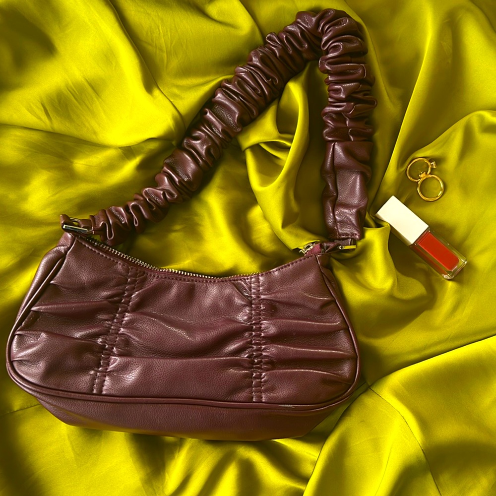 Wild fable shoulder bag